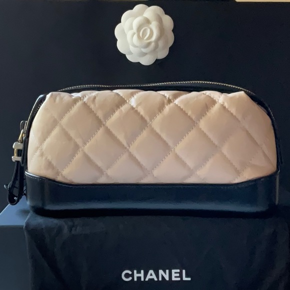 🌹 CHANEL O - CASE 🌹NWT 🌹 - Picture 3 of 16